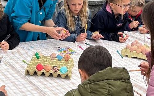 Kinderkirche - Ostereiermalen / Pfarre Langen
